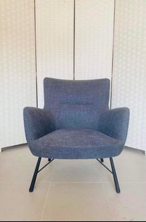 JAPAN SURPLUS FURNITURE SINGLE GRAY SOFA BULKY FOAM   SIZE 23-29.5L x 19W x 14.5H in inches 20"SANDALAN HEIGHT 31.5"SEAT HEIGHT  15"ARM REST   (AS-IS ITEM) IN GOOD CONDITION