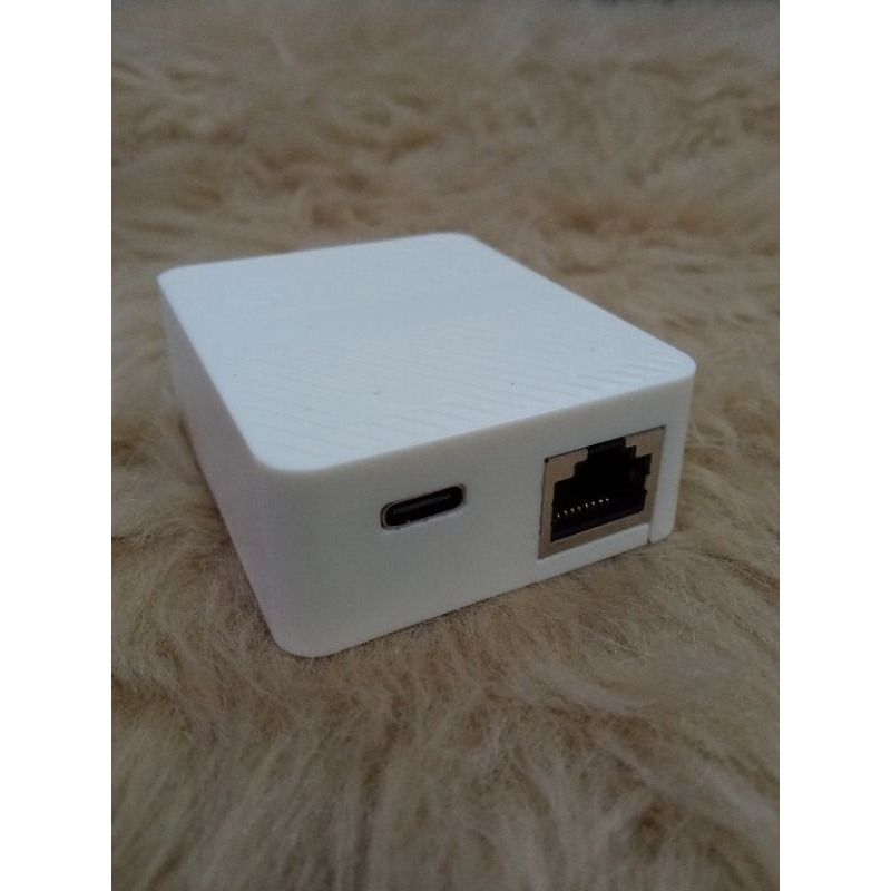 Lan Splitter 1000mpbs (Category: Cables & Adaptors) located in Manila. Submitted by sdfsolutions (Listing ID 1297641369, Image 1). Description: The product is unpacked and plugged into the USB power cord 4 lights will flash at the same time for 2 seconds. 2. The NI logo is the network mains input inserted into the RJ45 interface indicator will light up 3. OUTI interface is the output side, network cable inserted into the RJ45 interface light will