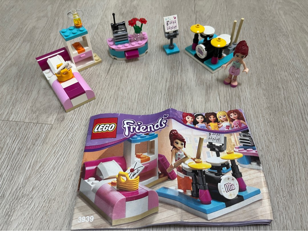Lego friends 3939 Mia s bedroom Hobbies Toys Toys Games on Carousell
