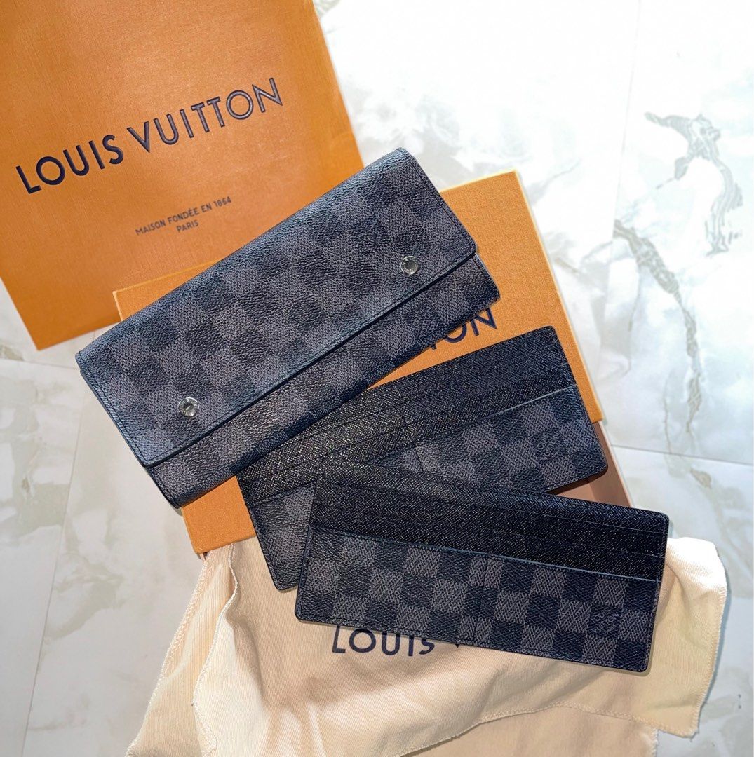 Louis Vuitton Damier Graphite wallet (Category: Luxury Bags & Wallets) located in Quezon City. Submitted by akieo (Listing ID 1297612282, Image 2). Description: LV mens wallet - Legit Original Genuine Authentic - Complete with box and paper bag - pass sa barat - hanap kayo ng iba ( d ako nagmamadali ) Design: damier graphite Long wallet Now selling 29,000 Qc area Nationwide Shipping.
