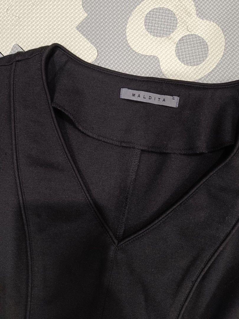 MALDITA Black Dress (Category: Dresses) located in San Fernando. Submitted by absiti (Listing ID 1297587959, Image 2). Description: MALDITA Black V Neck Dress Super HQ material! Brand new without tags. Washed but never worn. Cute office look! :).