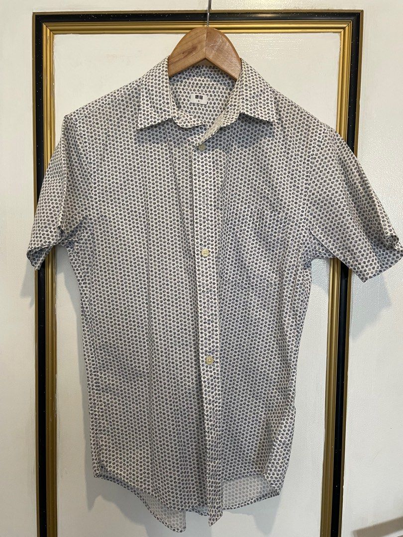 NOT THRIFTED‼️ UNIQLO (Category: Tshirts & Polo Shirts ) located in Quezon City. Submitted by shemps (Listing ID 1297542534, Image 1). Description: UNIQLO Personal Item SMALL ON TAG NO FLAWS.