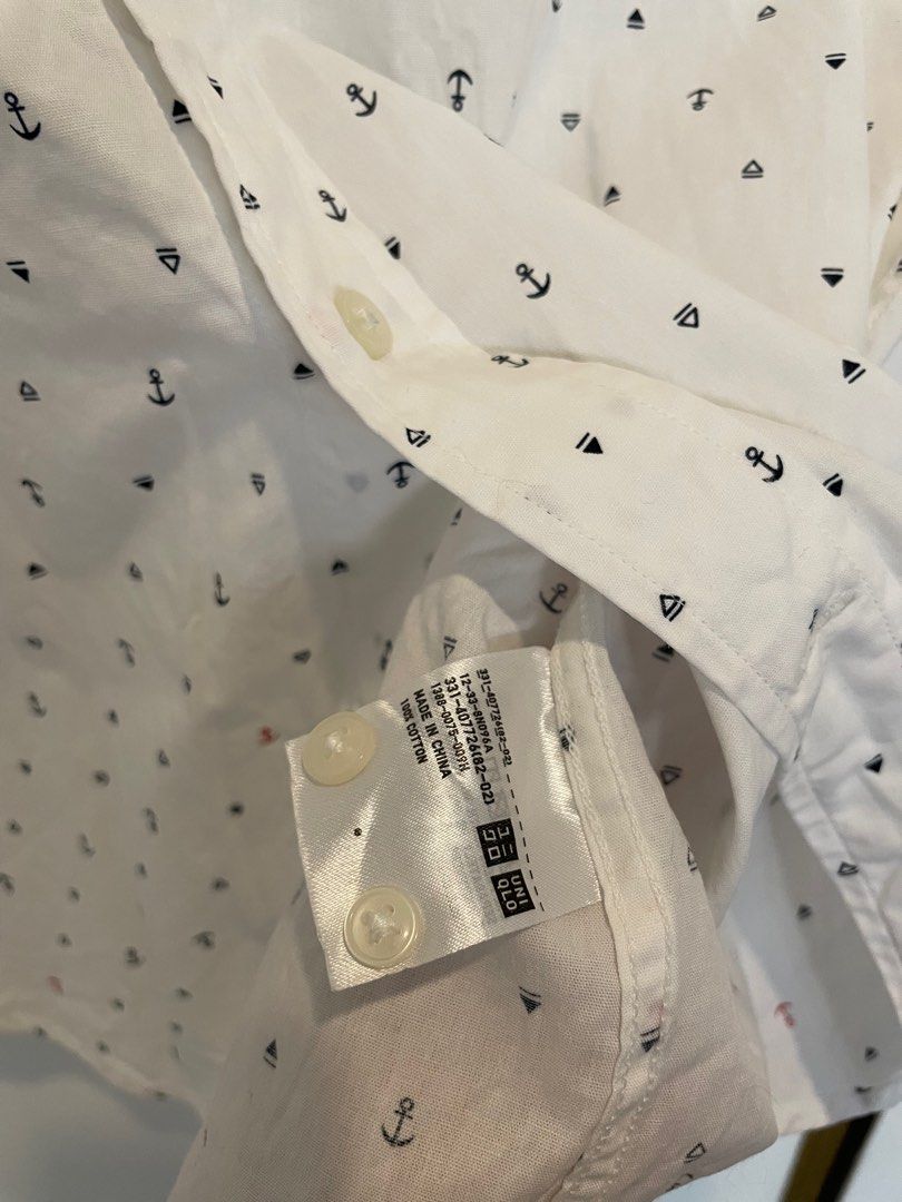 NOT THRIFTED‼️ UNIQLO (Category: Tshirts & Polo Shirts ) located in Quezon City. Submitted by shemps (Listing ID 1297543419, Image 3). Description: UNIQLO PERSONAL ITEM SMALL SLIM FIT ON TAG NO FLAWS .