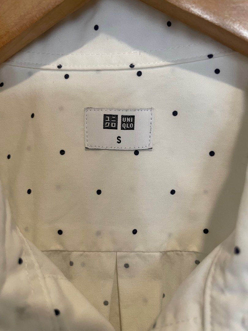 NOT THRIFTED‼️UNIQLO (Category: Tshirts & Polo Shirts ) located in Quezon City. Submitted by shemps (Listing ID 1297543171, Image 2). Description: UNIQLO Personal Item SMAL ON TAG NO FLAWS.