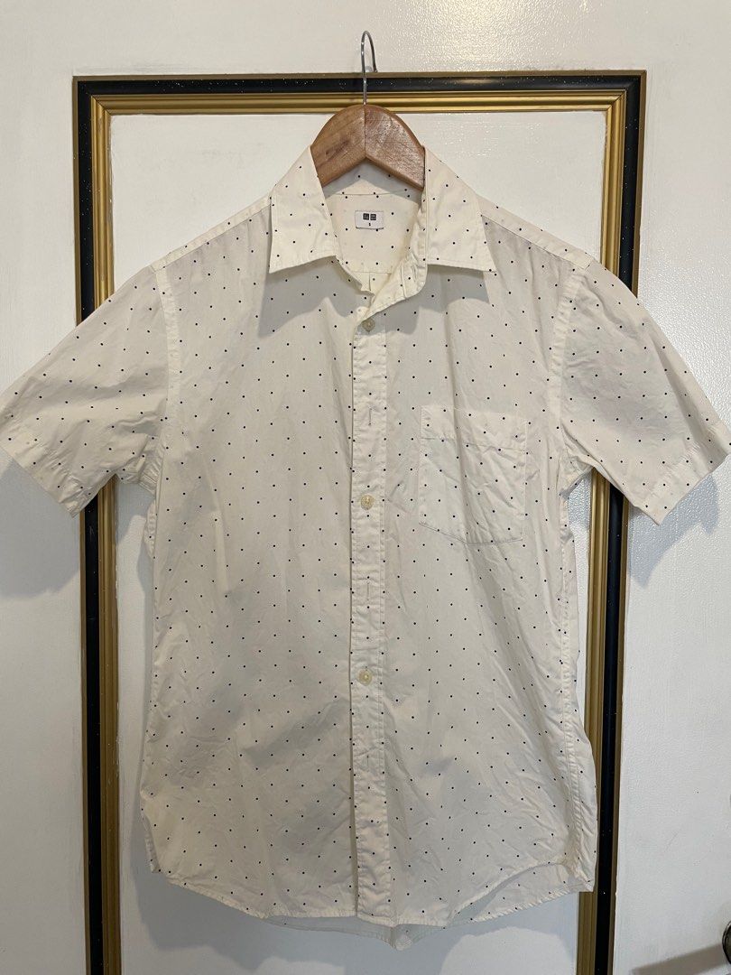 NOT THRIFTED‼️UNIQLO (Category: Tshirts & Polo Shirts ) located in Quezon City. Submitted by shemps (Listing ID 1297543171, Image 1). Description: UNIQLO Personal Item SMAL ON TAG NO FLAWS.