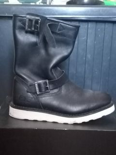 Pathfinder Black Boots