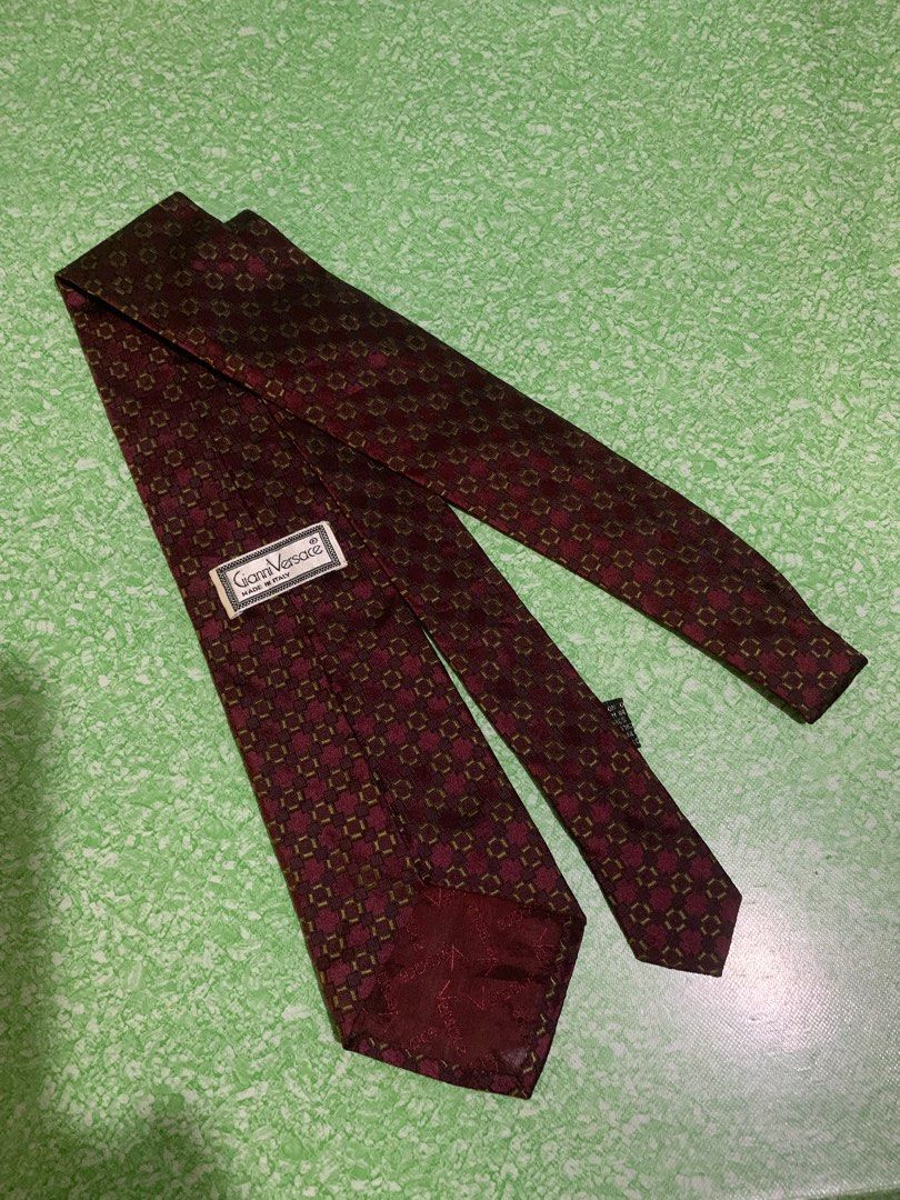 PO GIANNI VERSACE Tie (Category: Ties) located in Nagcarlan. Submitted by minimalless (Listing ID 1297546311, Image 1). Description: .