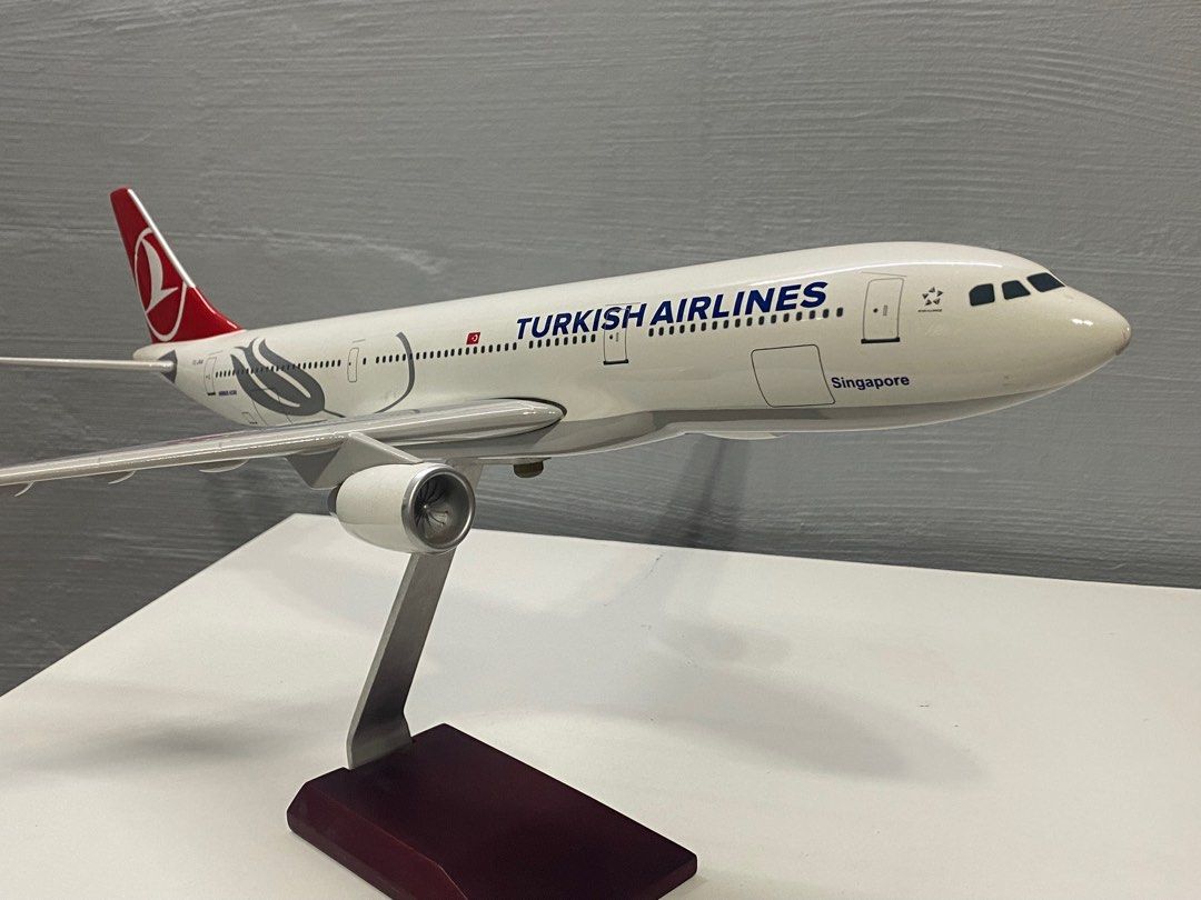 Turkish Airlines エアプレーン　1/100 Rare: Turkish Airlines (1:100) “Singapore” Airbus 330 model