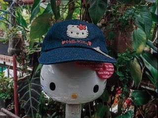 SANRIO Hello Kitty McDonald's Happy Meal 2018 + 1998 SANRIO Smiles Denim Blue Cap