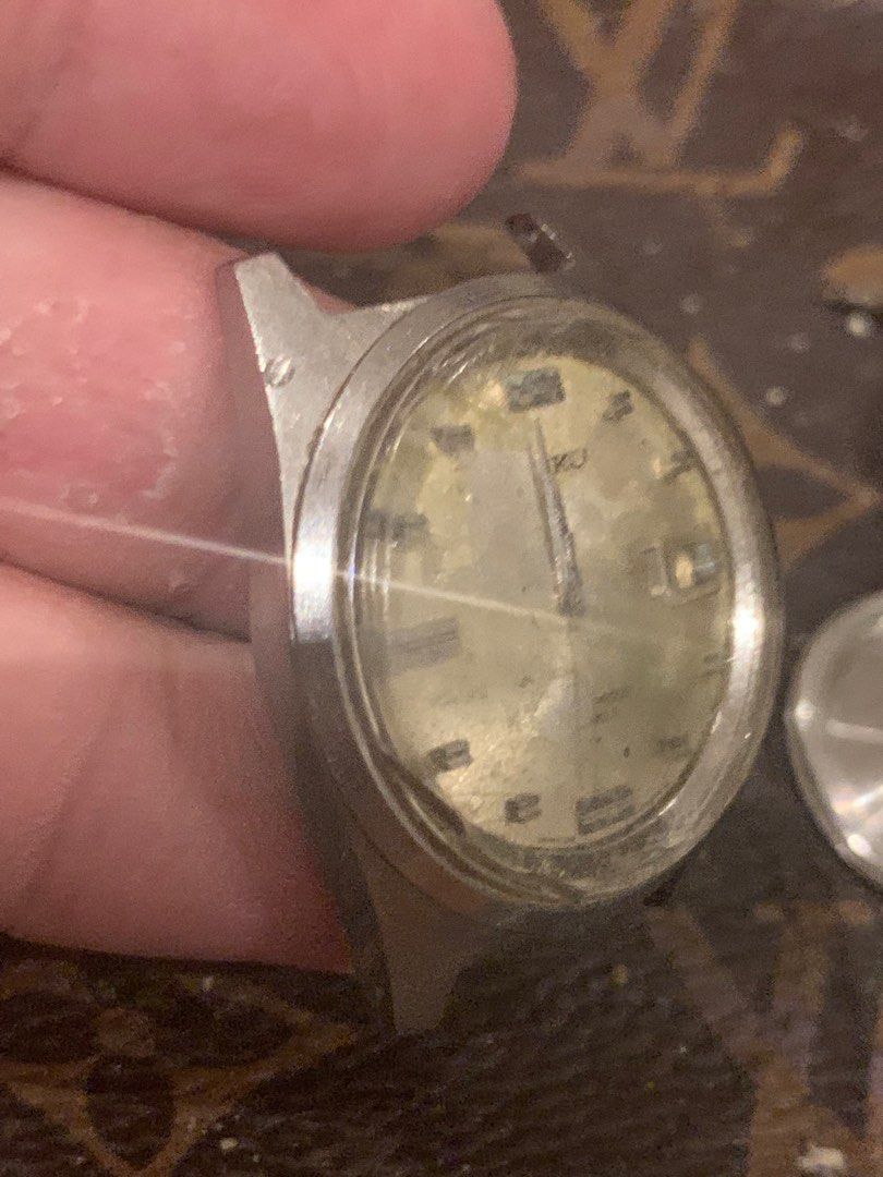 Seiko Vintage Manual Winding For Restoration (Category: Luxury Watches) located in Manila. Submitted by moneymann888 (Listing ID 1297621609, Image 2). Description: sf buyer shoulder Seiko Vintage 992616 Manual Winding Honest issue crystal lost crown and mechanism not working For Restoration as is where is No Refund purcahse.