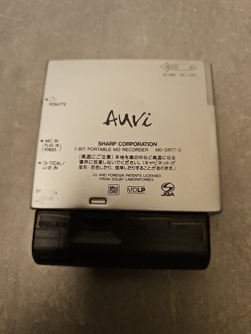 Sharp MD-DR77 （分類：音樂播放裝置 MP3及CD Player）位於 Hong Kong。 由 clyuen13 提交（商品編號 1297650247，圖片 2）。簡介： Full operation, excellent sound Appearance not very good Remote clip broken。