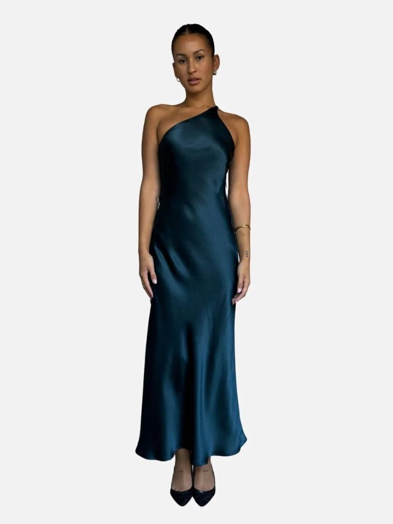 silk laundry slope dress The Slope Dress in Black. A refined choice for memorable moments.  #silklaundry