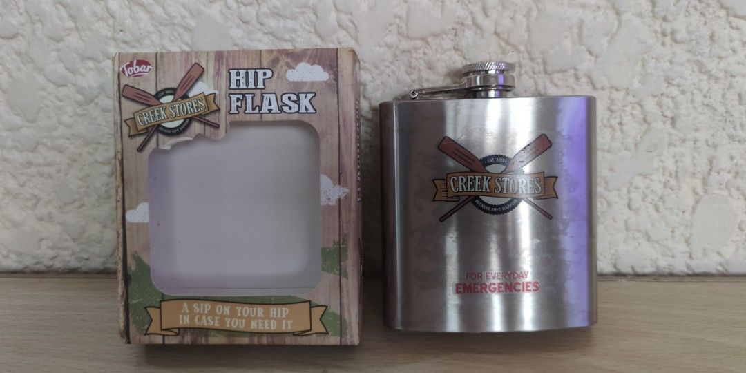 Stainless Hip Flask (Category: Cookware & Accessories) located in Manila. Submitted by pms002 (Listing ID 1297562035, Image 1). Description: 11.5cm tall.