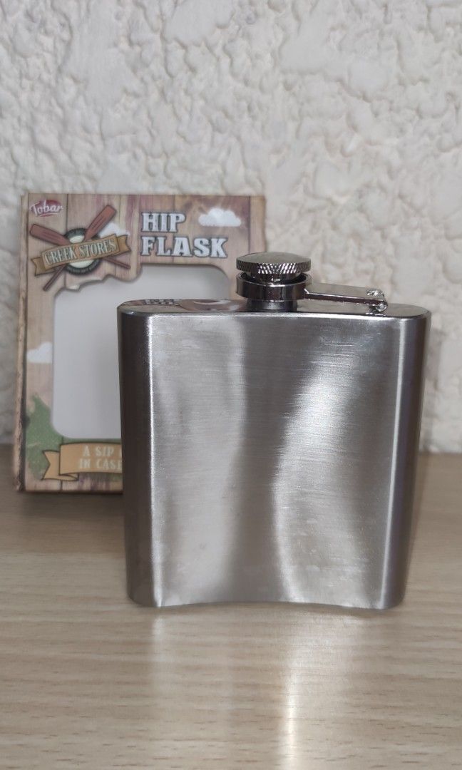 Stainless Hip Flask (Category: Cookware & Accessories) located in Manila. Submitted by pms002 (Listing ID 1297562035, Image 3). Description: 11.5cm tall.