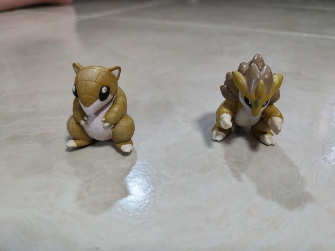 Tomy sandshrew sandslash, Hobbies Toys, Toys Games on Carousell