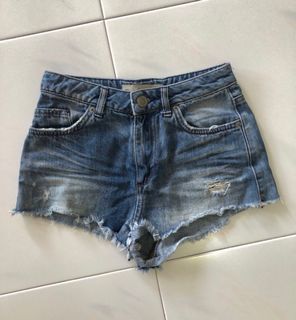 (Category: ) located in . Submitted by lucindaaaaa (Listing ID 1297639944, Image 1). Description: .