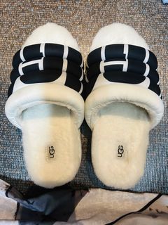 UGG  Maxi Slide logo Quilted Puff