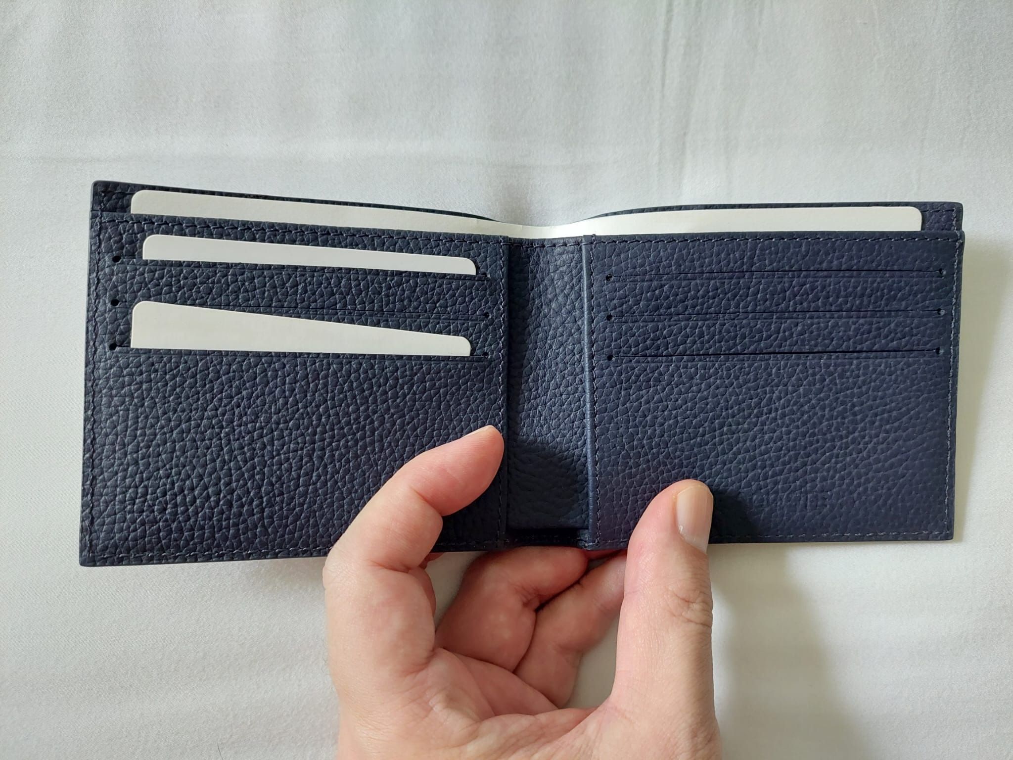 Lacoste Unisex Peacoat S Billfold Dark Blue Wallet, Men's Fashion