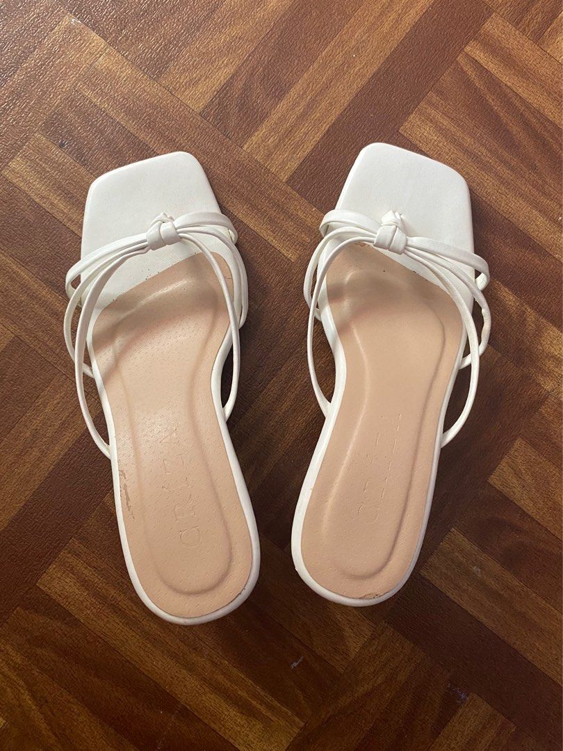 White Heels (Category: Heels) located in Bulacan. Submitted by bbiaa (Listing ID 1297546288, Image 3). Description: - size: 6/23cm - 2.5 in heels - leather material - bought from criza brand sh0pee - used only once at a birthday party rfs: wrong size kaya once lang nagamit MOP: gcash.