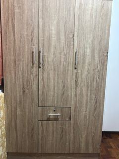 Wooden 3-door wardrobe