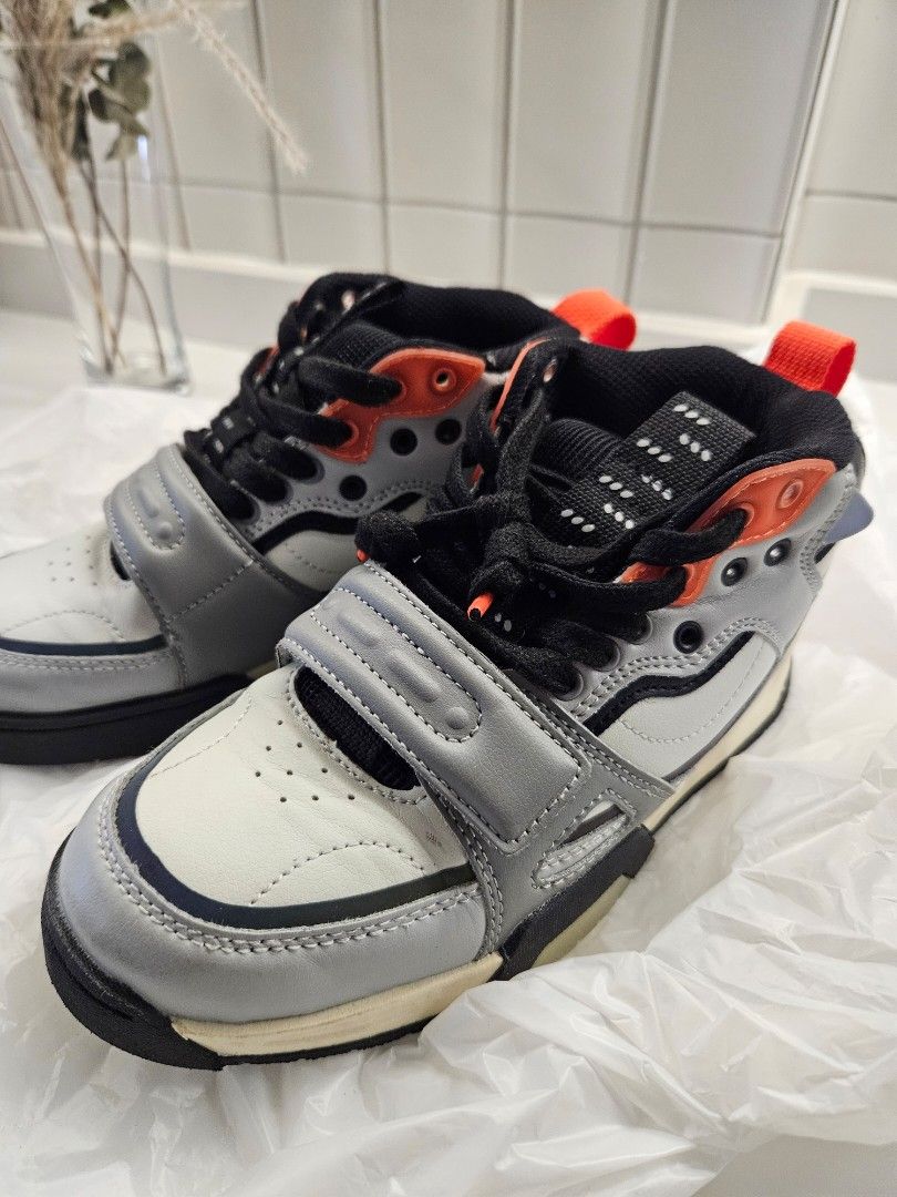 Zara Kid s high cut sneakers