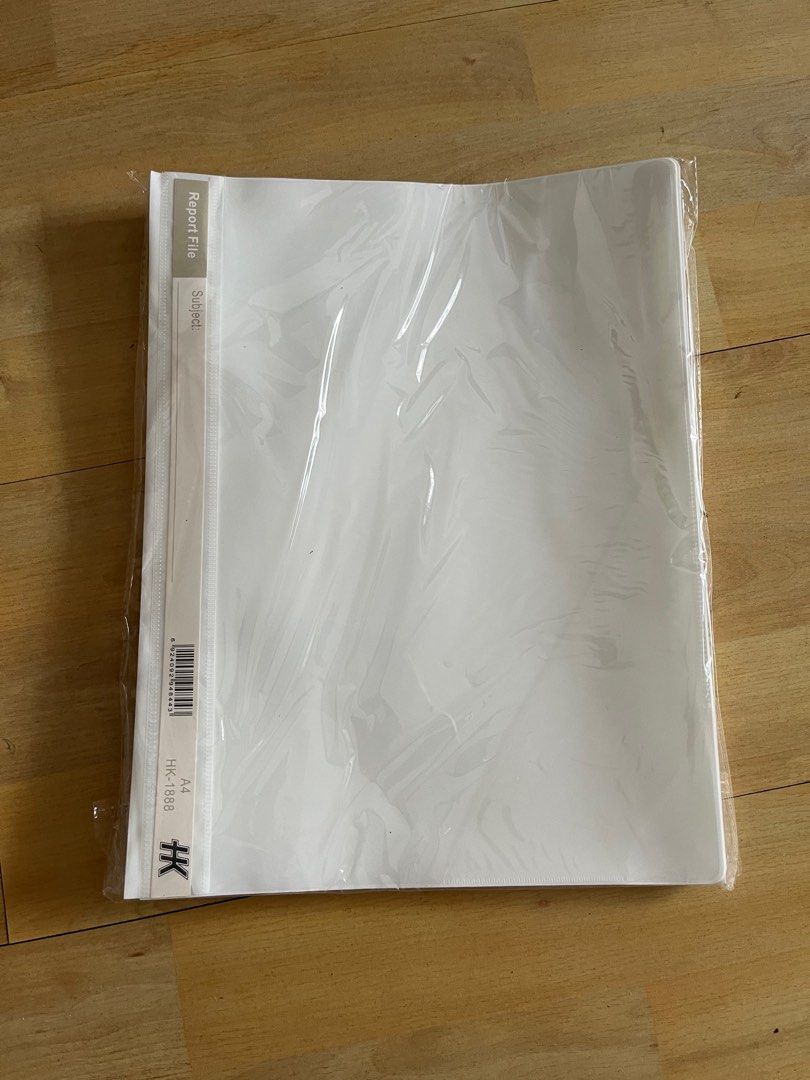 A4 transparent folder (Category: Stationery & School Supplies) located in Singapore. Submitted by teryau (Listing ID 1297741497, Image 2). Description: Selling in packets of 5 pieces each. Bought extra and they are brand new. Good for children subjects filing and general purpose. Clearing for someone who will benefit..