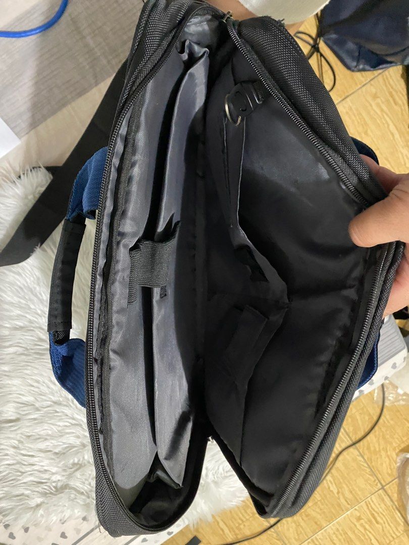 Acer Laptop Bag (Category: Laptop Bags & Sleeves) located in Quezon City. Submitted by heyjoneey (Listing ID 1297678454, Image 3). Description: Acer Laptop Bag Please see photo No other inclusions.