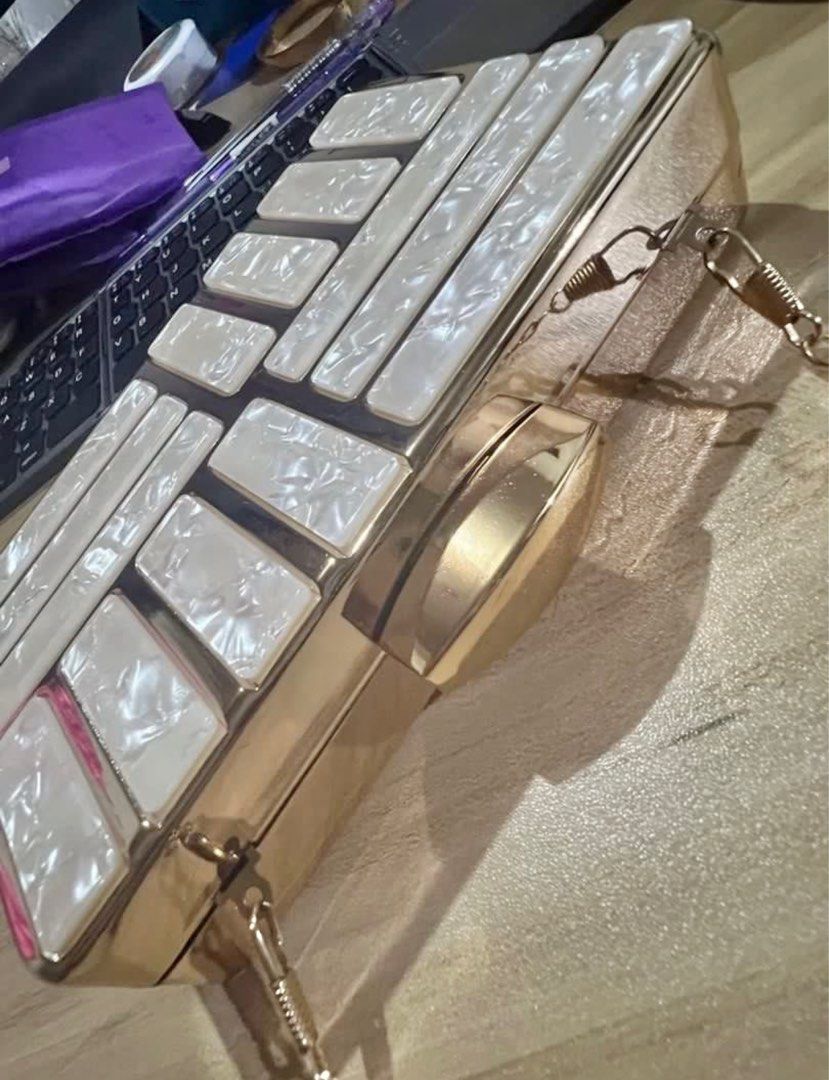 Acrylic Clutch (Category: Purses & Pouches) located in Paranaque City. Submitted by flippingstuff (Listing ID 1297766681, Image 1). Description: used once during my cousin’s wedding ☺️.