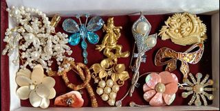 Assorted Vintage Brooches (Japan)