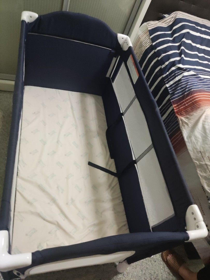 Bed Frame (Category: Cots & Cribs) located in Singapore. Submitted by baox2 (Listing ID 1297680260, Image 2). Description: used a few times to self collect. what u see is what u get. collection to be done on weekend only.