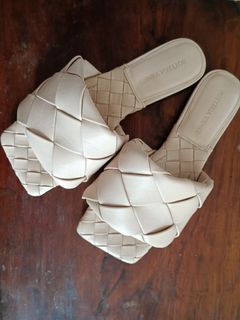 Authentic Bottega Veneta Lido Sandals