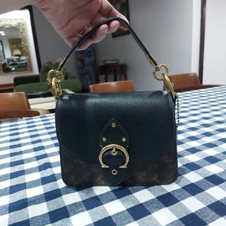 Coach leather bag (authentic)