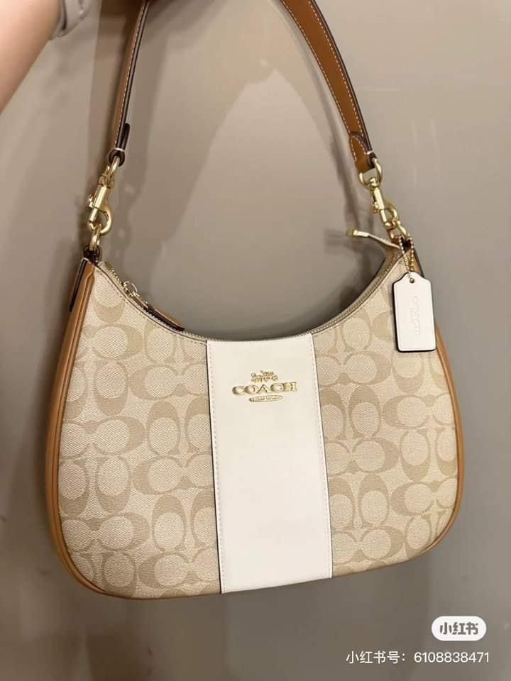 Coach teri hobo/ 2 strap (Category: Luxury Bags & Wallets) located in Las Pinas. Submitted by yhn_boutique (Listing ID 1297690569, Image 2). Description: New arrival 📌Actual pic posted 📌cod via lalamove/ grab 📌J&T pay today ship today 📌 complete inclusions .