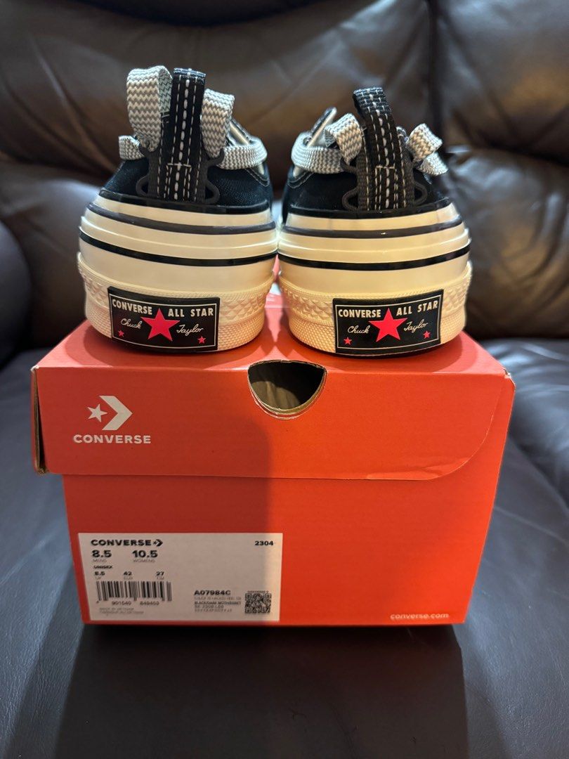 Converse （分類：便服鞋）位於 Hong Kong。 由 swiftstar222 提交（商品編號 1297769360，圖片 4）。簡介： Chuck Hacked heel OX, US 8.5, meet at Tuen Ma stations。