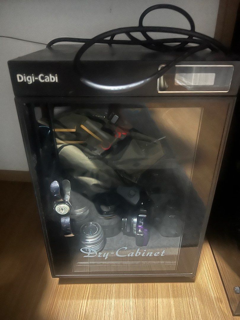💥Small Dry Box💥, Photography, Photography Accessories, Dry Boxes &  Cabinets on Carousell