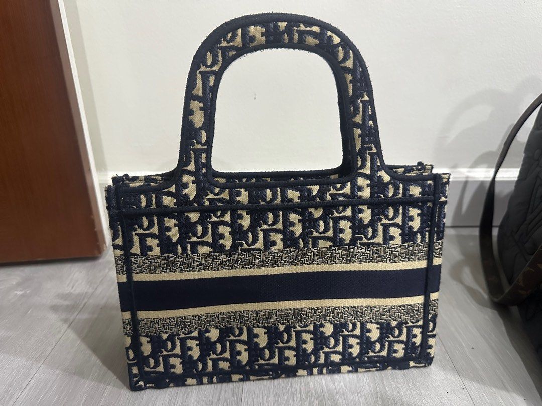 Dior Book Tote Small (Category: Tote Bags) located in Makati City. Submitted by luxedeclutter (Listing ID 1297772845, Image 3). Description: Class A Quality.