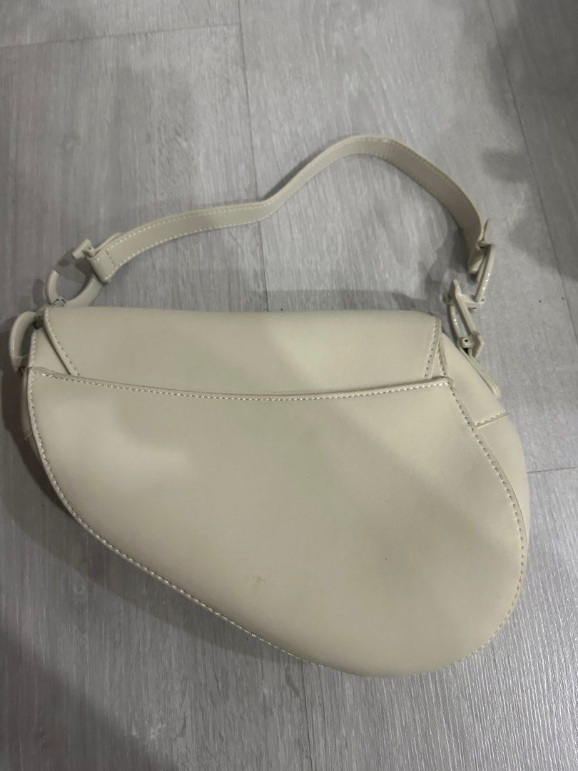 Dior Saddle Bag (Category: Shoulder Bags) located in Makati City. Submitted by luxedeclutter (Listing ID 1297772997, Image 3). Description: Comes with dust bag and Box.