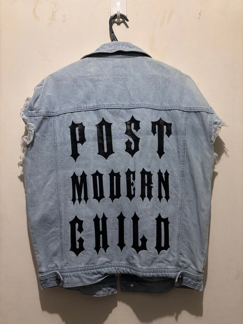 Folded and Hung Denim Sleeveless Vest (Category: Others Tops) located in Malolos. Submitted by irisandbarry (Listing ID 1297747547, Image 3). Description: Folded and Hung Denim Sleeveless Vest M on tag 2pcs available Fits large-xl Pickup point: Malolos/QC.