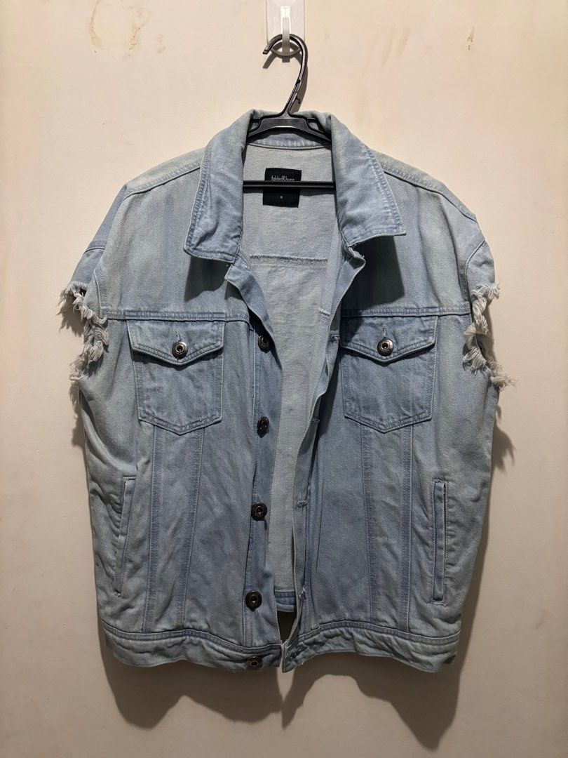 Folded and Hung Denim Sleeveless Vest (Category: Others Tops) located in Malolos. Submitted by irisandbarry (Listing ID 1297747547, Image 1). Description: Folded and Hung Denim Sleeveless Vest M on tag 2pcs available Fits large-xl Pickup point: Malolos/QC.