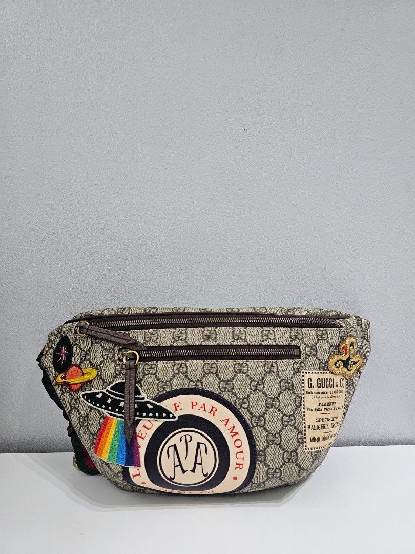 Gucci courrier gg supreme belt bag price store