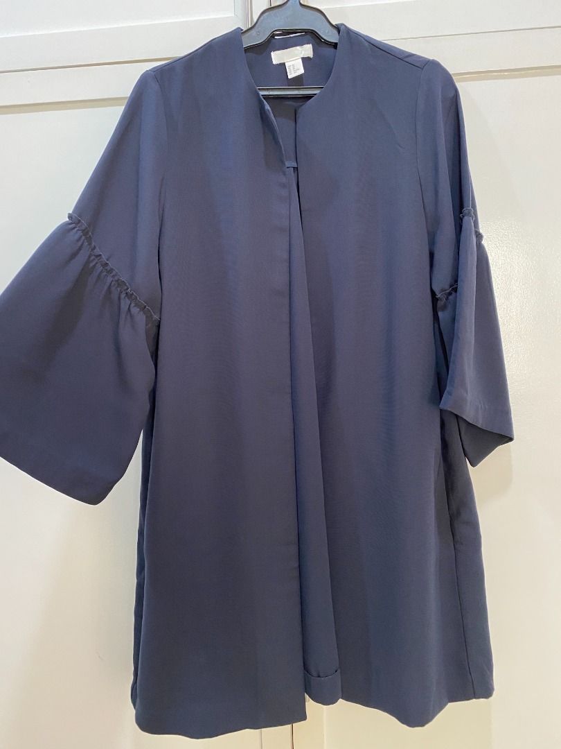 H&M Long-sleeve Outerwear (Category: Coats, Jackets and Outerwear) located in Quezon City. Submitted by briesells (Listing ID 1297762099, Image 1). Description: RFS: Decluttering. Need funds. Negotiable. Please message. Details: - Brand: H&M - Size on tag: XS - Color: Black (lighting makes it look navy but it's black in real life) - No defects/issues. See my account bio for details on shipping and reservation (:.