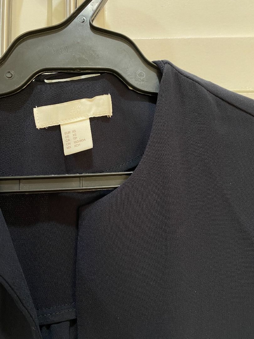 H&M Long-sleeve Outerwear (Category: Coats, Jackets and Outerwear) located in Quezon City. Submitted by briesells (Listing ID 1297762099, Image 2). Description: RFS: Decluttering. Need funds. Negotiable. Please message. Details: - Brand: H&M - Size on tag: XS - Color: Black (lighting makes it look navy but it's black in real life) - No defects/issues. See my account bio for details on shipping and reservation (:.