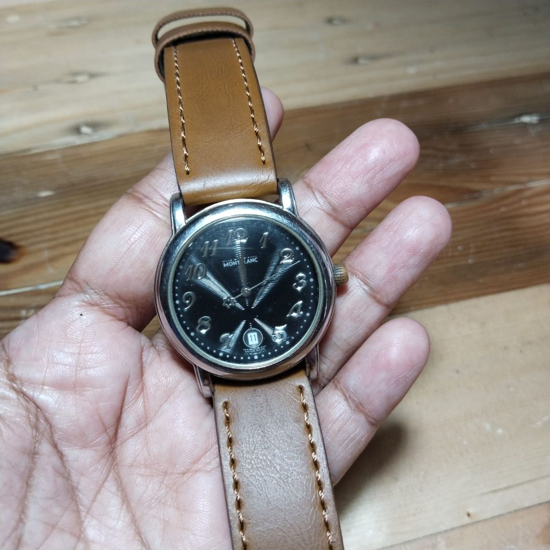 Jam tangan Montblanc Meisterstuck dengan tali kulit