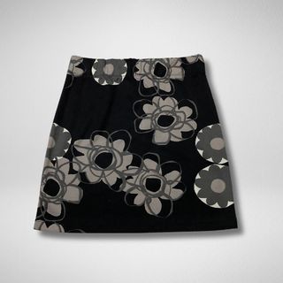 Kamiseta Black Floral Fitted Skirt