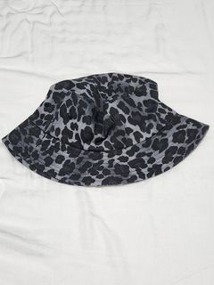 (Category: ) located in . Submitted by shoptildrops (Listing ID 1297771501, Image 1). Description: .