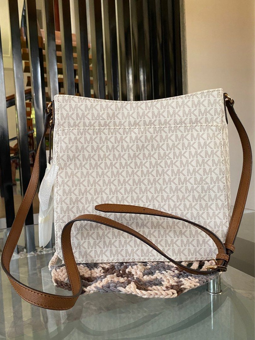 Michael Kors Signature Jet Set Travel Large Messenger Vanilla Luxury Bags Wallets on Carousell