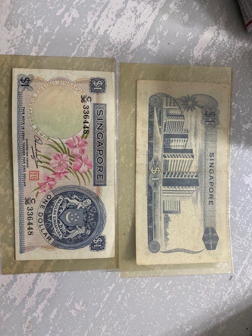 Old Note (Category: Currency) located in Singapore. Submitted by aziztrix83 (Listing ID 1297727690, Image 2). Description: Orchid Series 1965-1976 1 Dollar note C and D series..