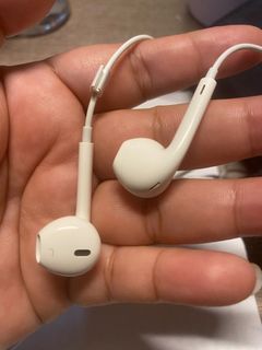 Original Apple earphones