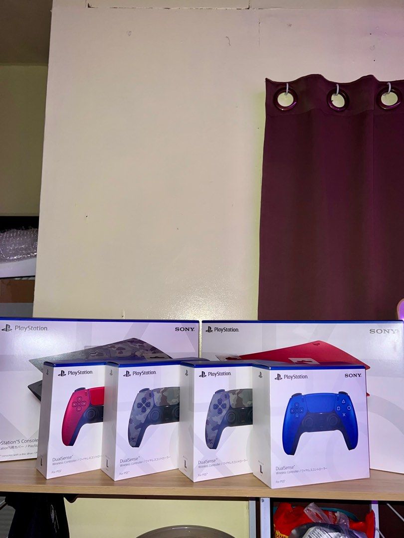 PS5 cobalt blue (Category: PlayStation) located in Makati City. Submitted by grand_emaster (Listing ID 1297687792, Image 2). Description: Selling : (Original) Brand new PS5 Dual sense 🎮 Below SRP na po yan. PM na agad! Pag mura ang benta magtaka na 😉 Mode of py: Bank transfer, Gcash or COD. Pwede din pick up sa bahay to check it one to sawa Better to buy brand new item for peace of mind ✅.