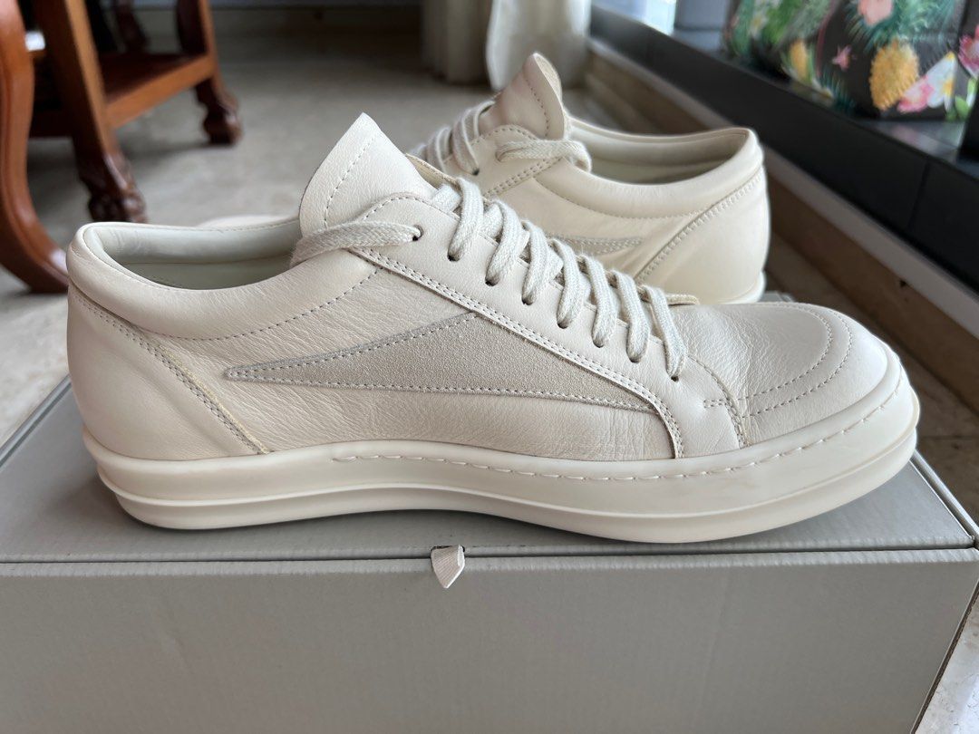 Vintage white sneakers outlet